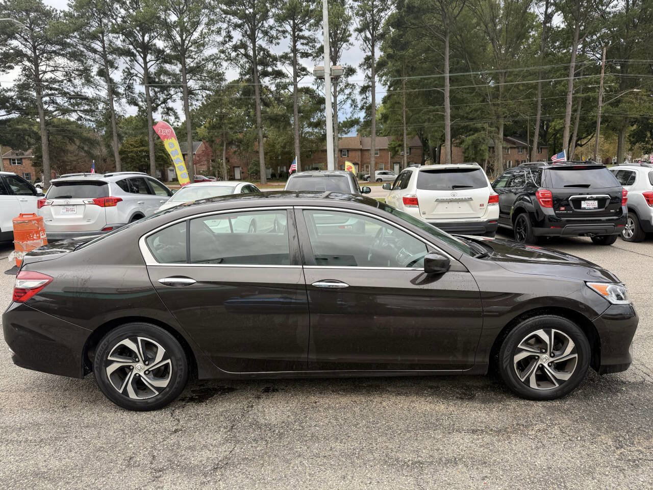 Used 2017 Honda Accord LX image 7