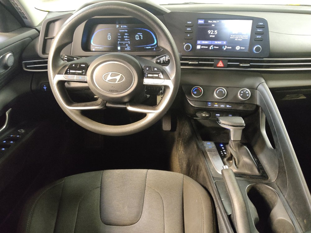 Used 2025 Hyundai Elantra SE image 22