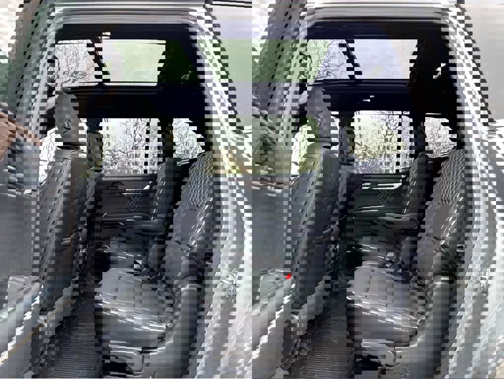 New 2026 GMC Acadia Denali w/ Super Cruise Package image 8