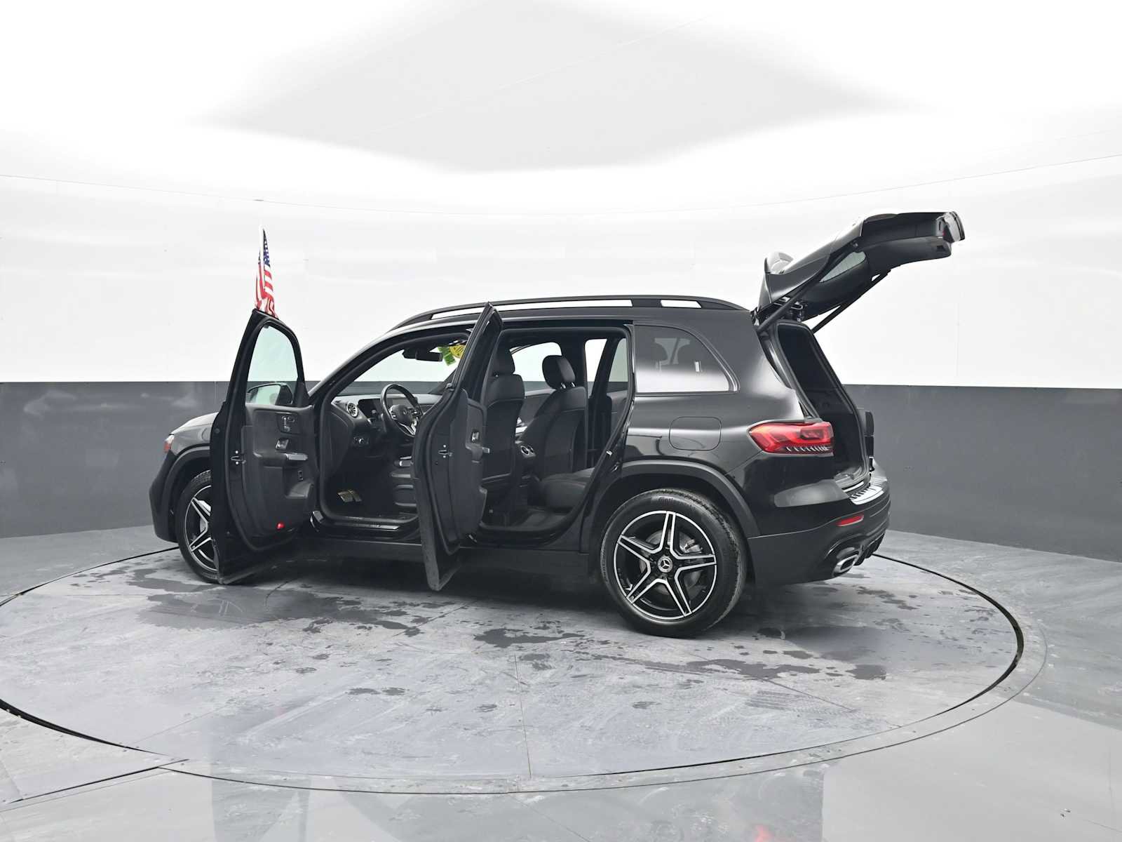 Used 2022 Mercedes-Benz GLB 250 4MATIC image 45