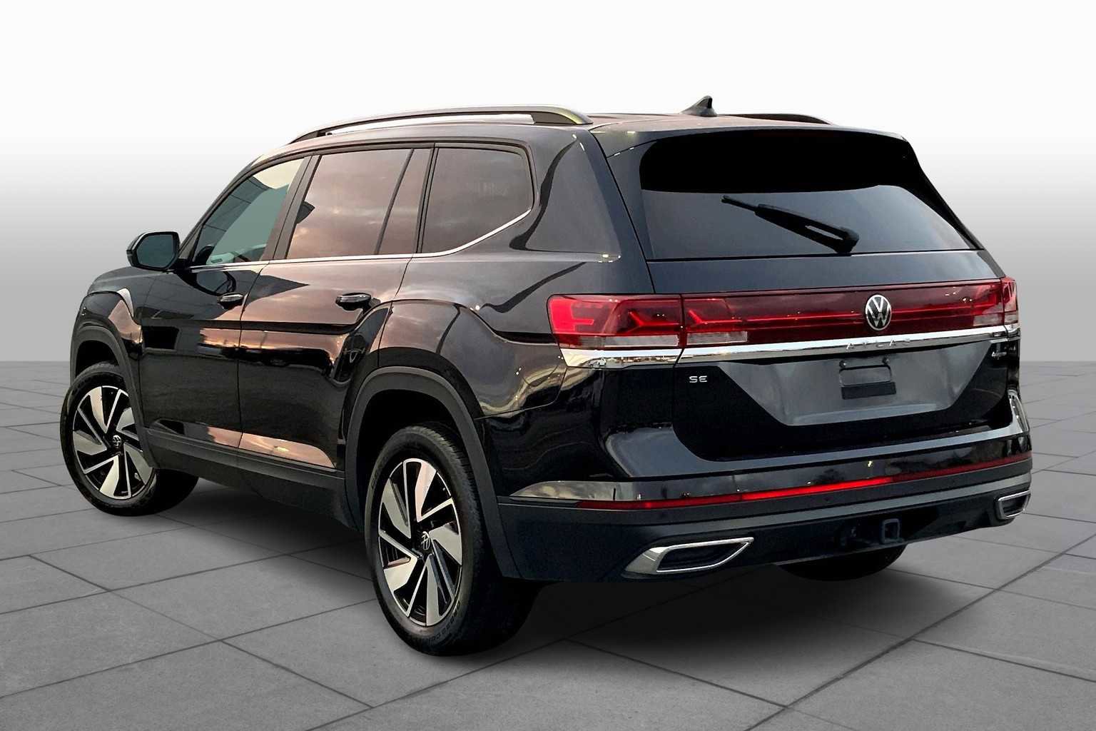 Used 2024 Volkswagen Atlas SE image 11