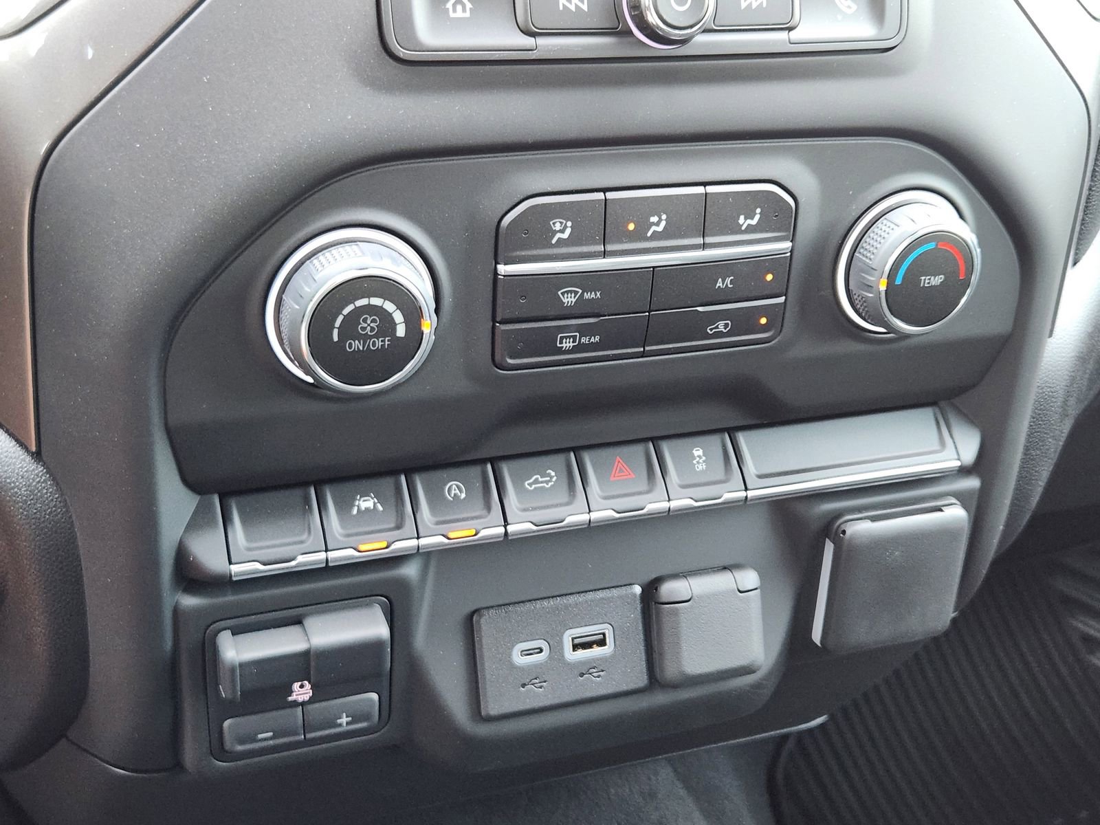 New 2025 Chevrolet Silverado 1500 Custom image 17