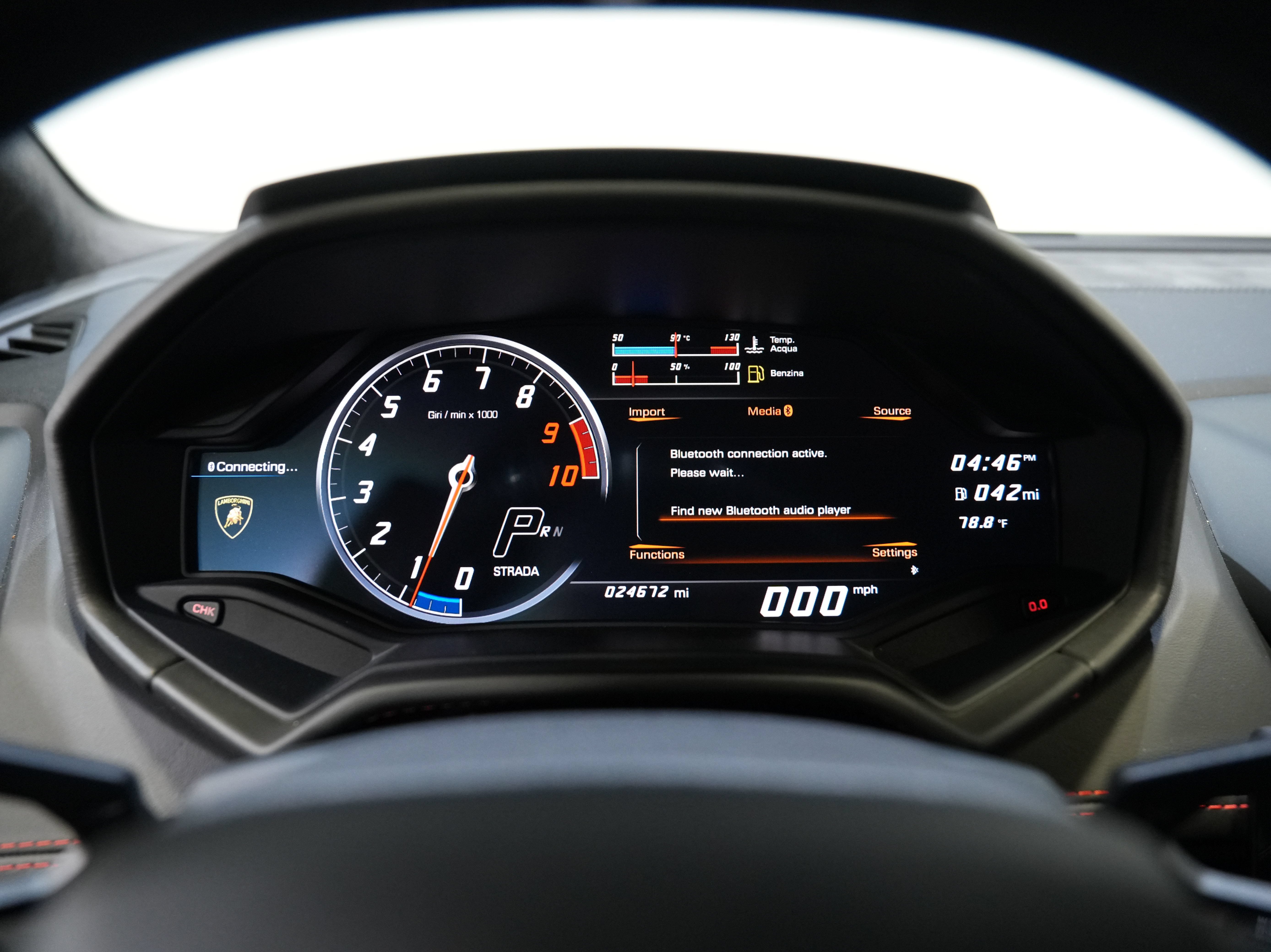 Used 2018 Lamborghini Huracan LP 610-4 AWD/4WD image 39