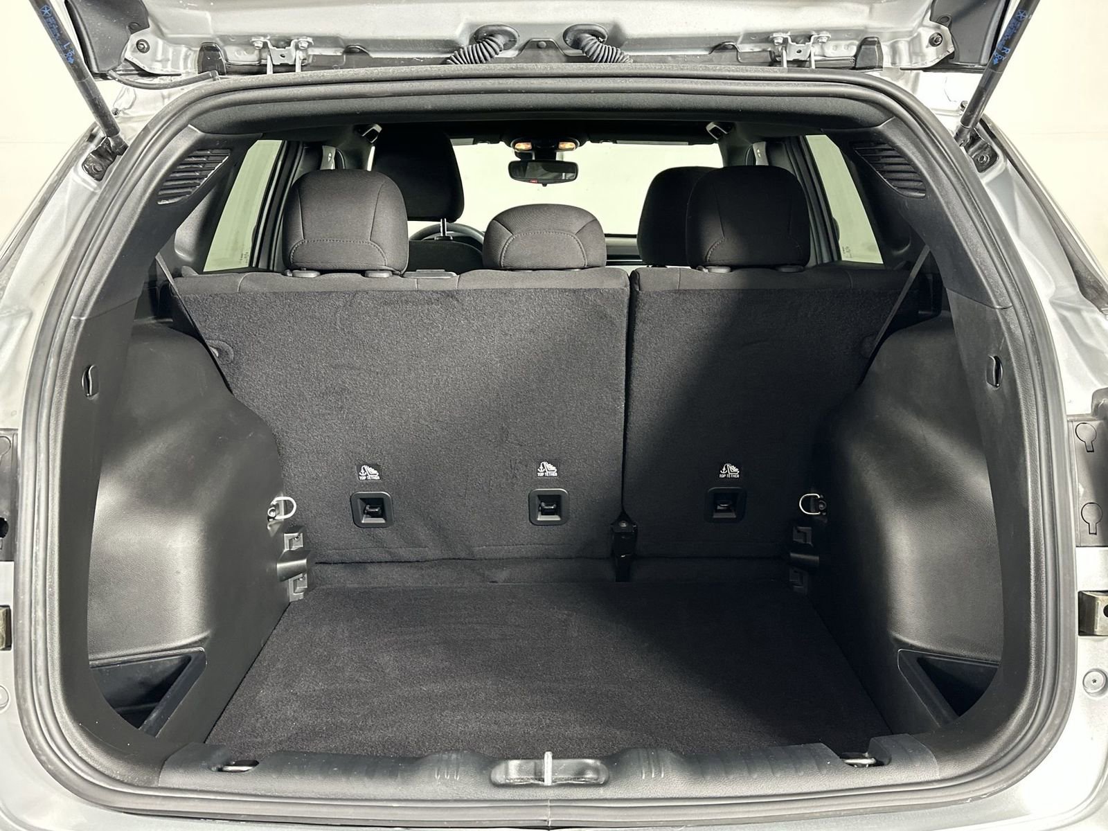 Used 2025 Jeep Compass Sport image 25