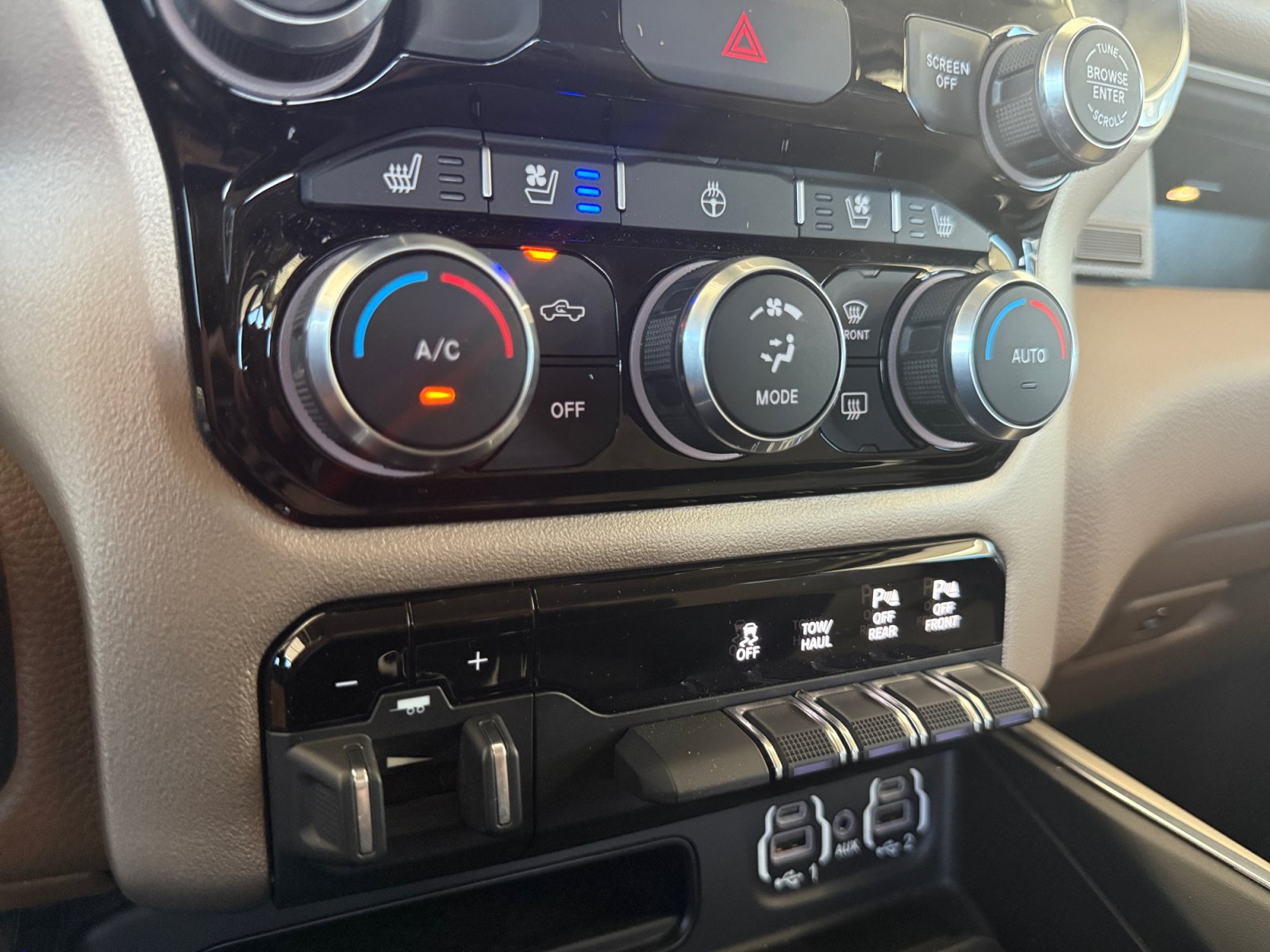 Used 2022 RAM 2500 Laramie AWD/4WD image 22