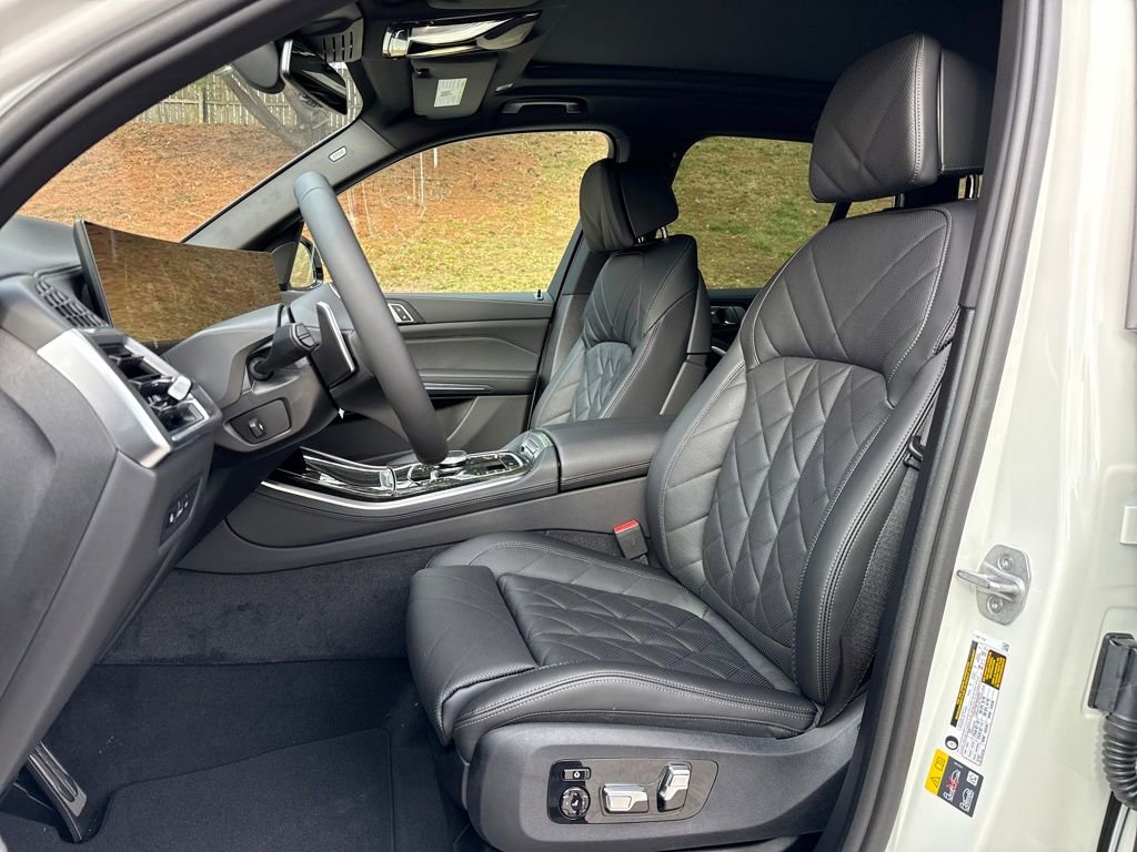 New 2026 BMW X5 xDrive50e w/ M Sport Package image 10