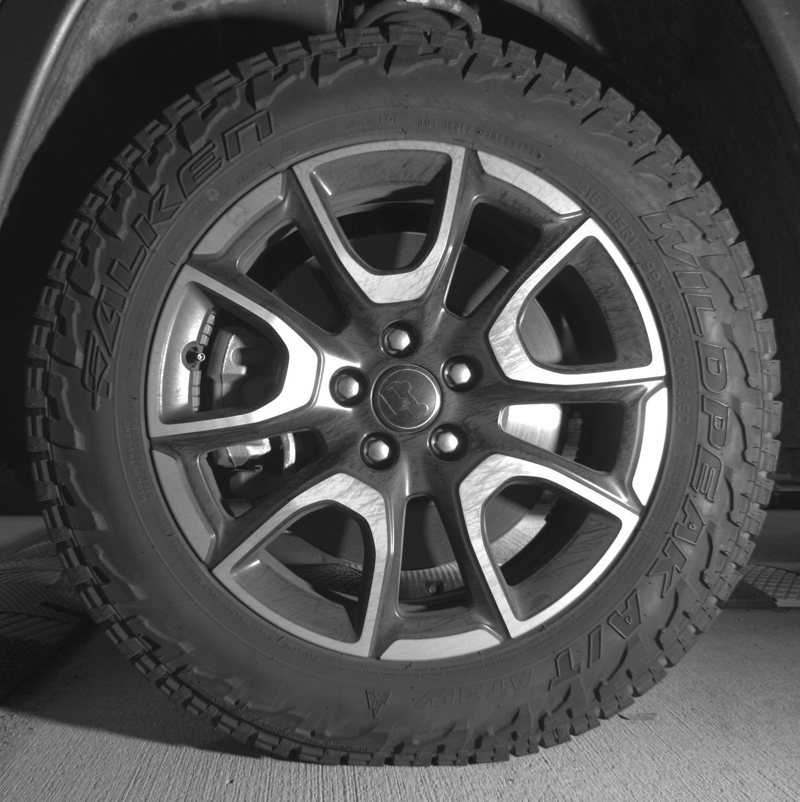 Used 2025 Jeep Compass Trailhawk AWD/4WD image 12