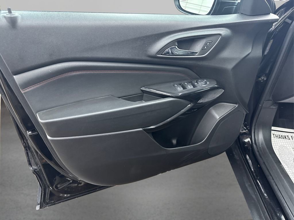 Used 2025 Chevrolet Trax RS image 23