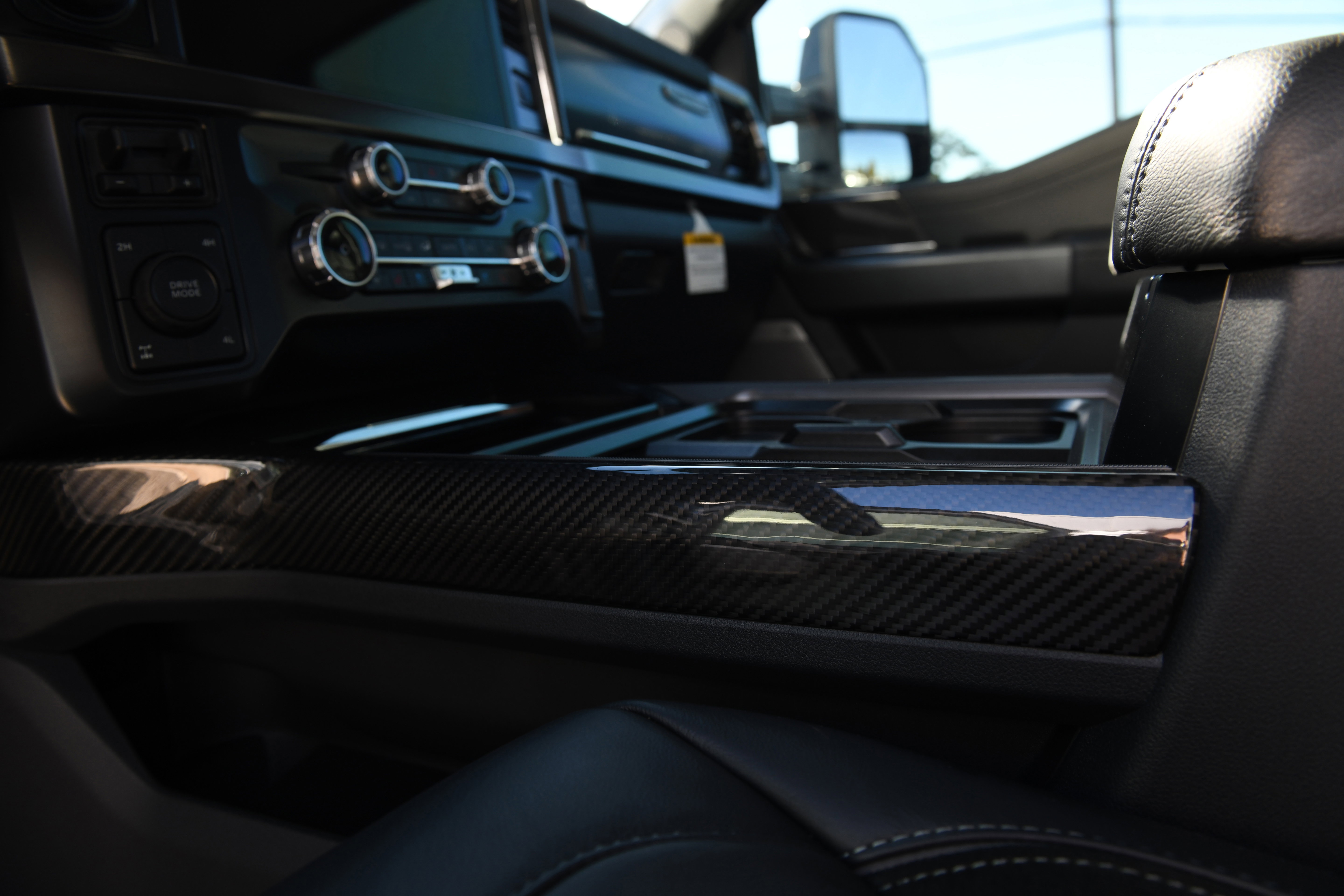 New 2026 Ford F250 Lariat w/ Black Appearance Package image 31