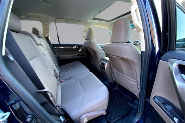 Used 2020 Lexus GX 460 Premium w/ Premium Package image 20