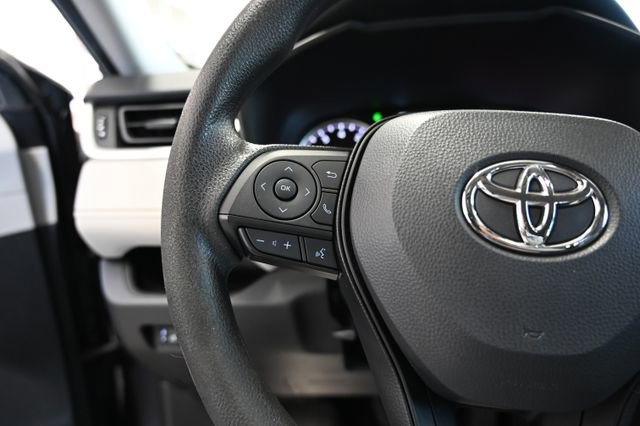 Used 2022 Toyota RAV4 XLE image 23