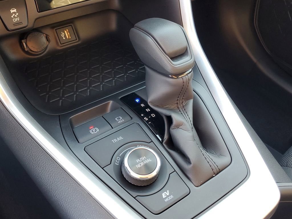 New 2025 Toyota RAV4 XLE image 19