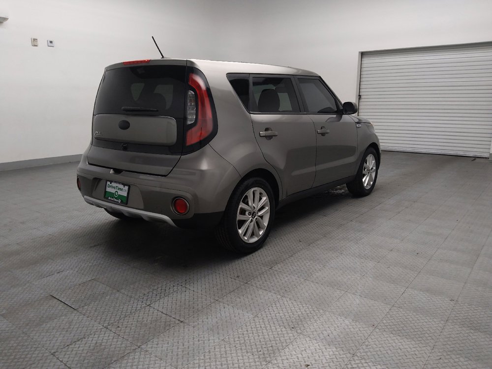 Used 2018 Kia Soul + FWD image 9
