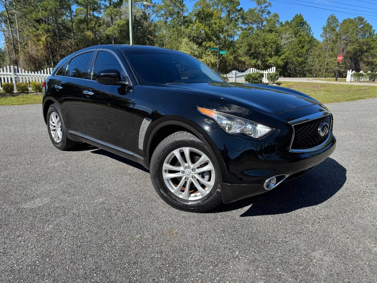 Used 2017 INFINITI QX70 2WD image 8