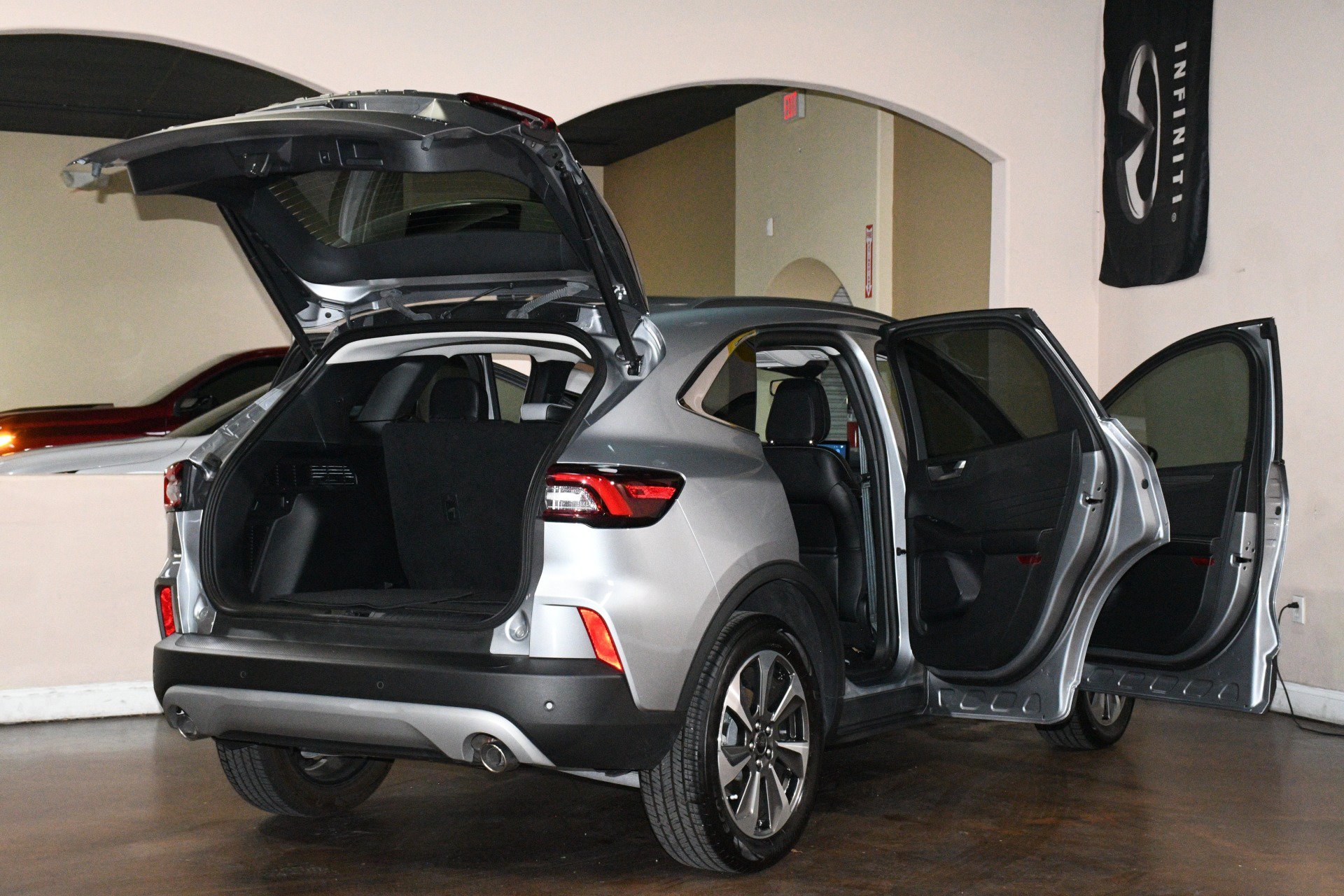 Used 2024 Ford Escape Platinum AWD/4WD image 91