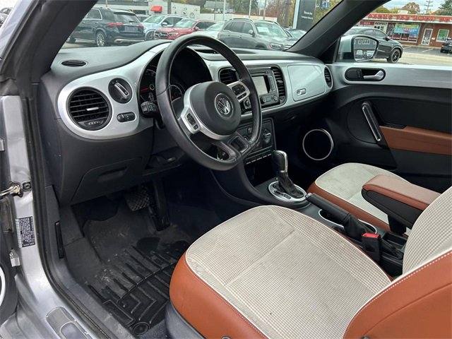 Used 2015 Volkswagen Beetle 1.8T Classic image 11