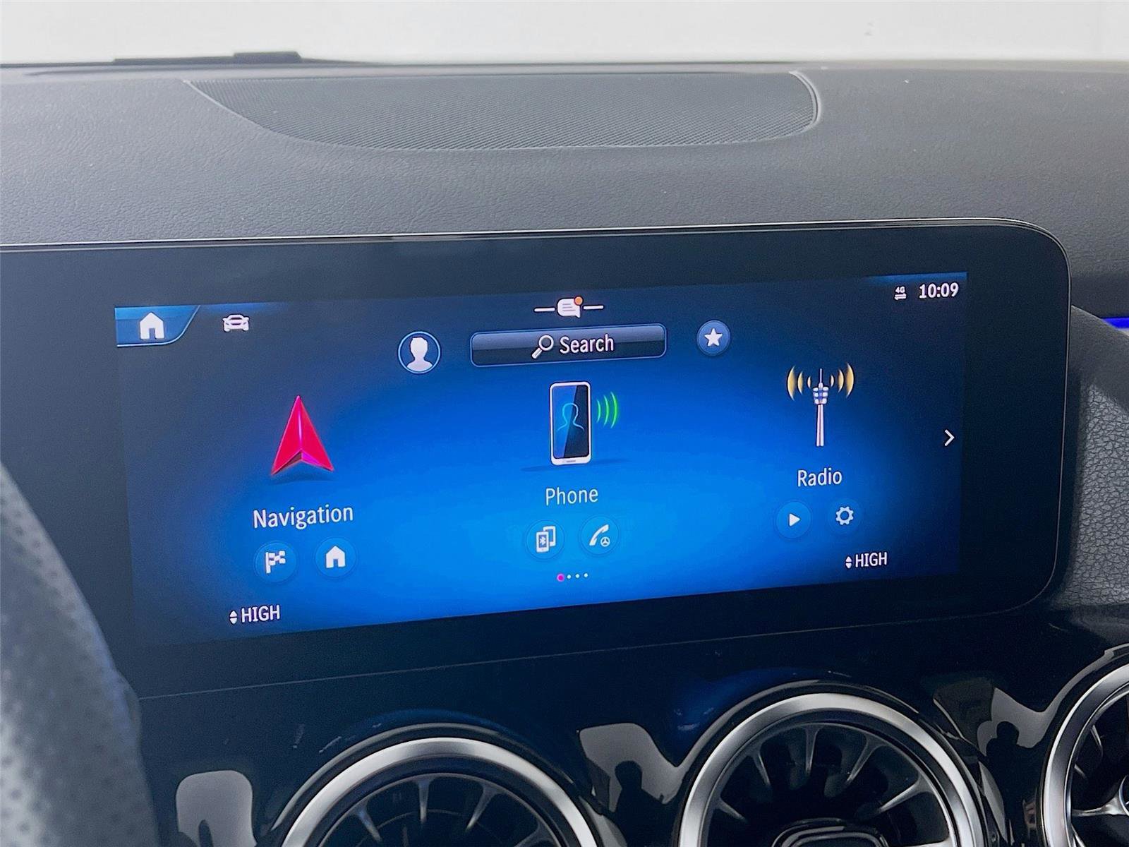 New 2026 Mercedes-Benz GLA 35 AMG 4MATIC image 16