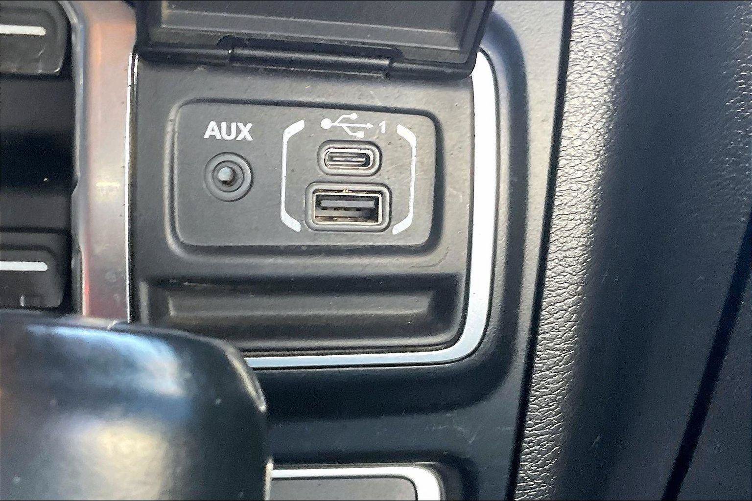 Used 2020 Jeep Gladiator Rubicon AWD/4WD image 32