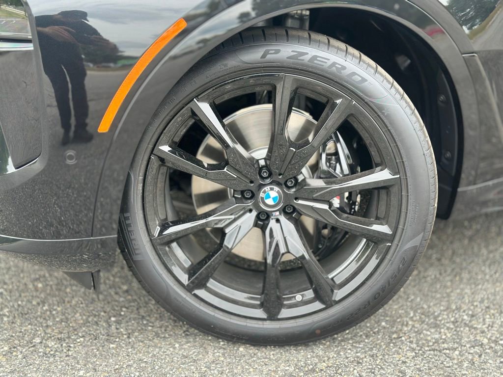 New 2026 BMW X7 M60i image 2