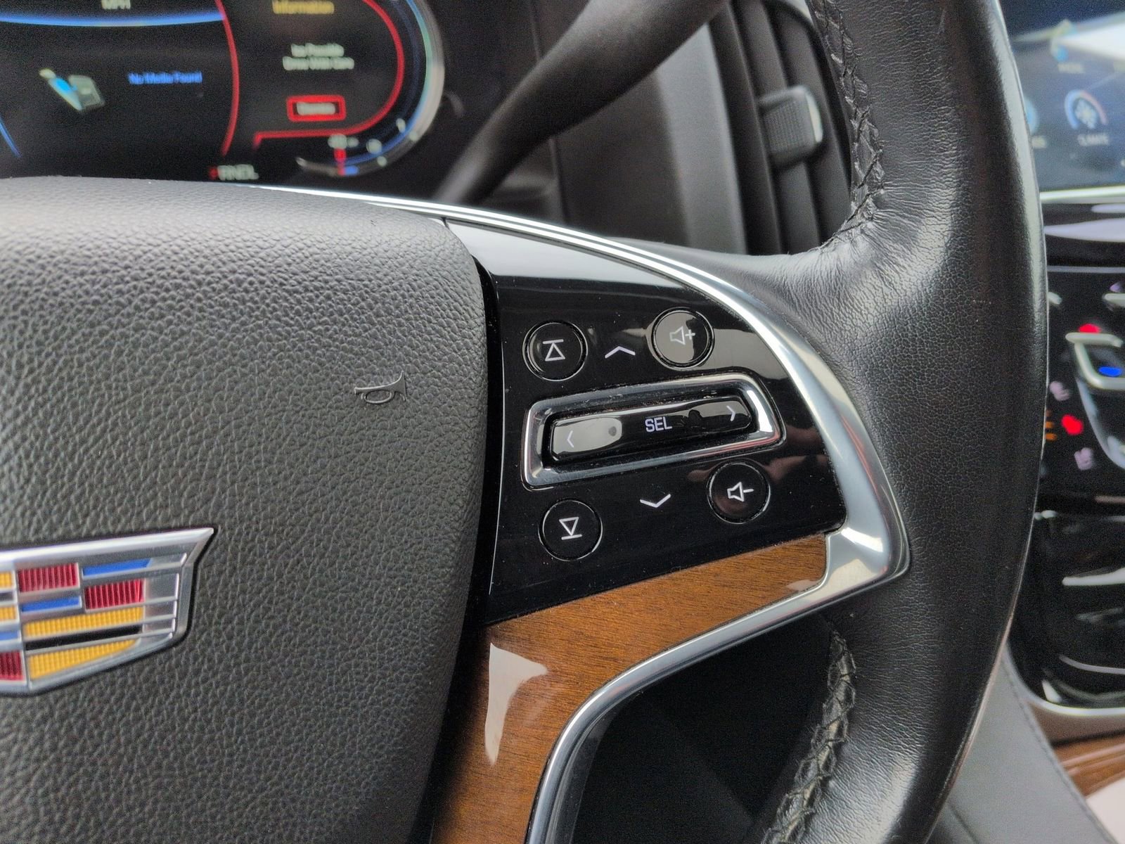 Used 2020 Cadillac Escalade Luxury AWD/4WD image 32