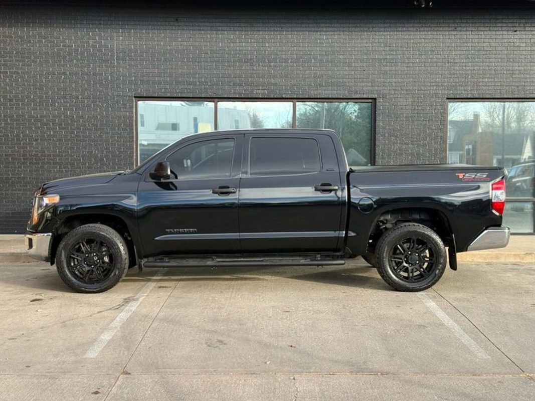 Used 2018 Toyota Tundra SR5 w/ SR5 Upgrade Package image 20
