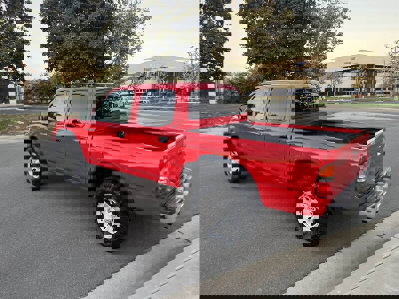 Used 2004 Toyota Tacoma PreRunner image 9