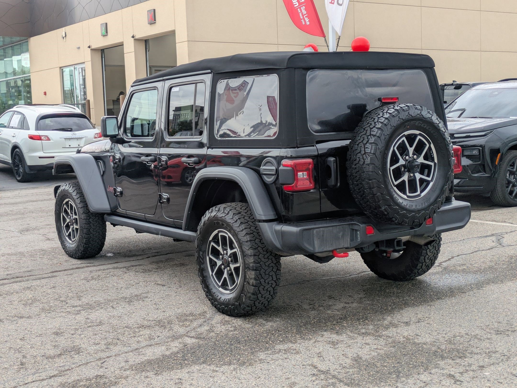 Used 2024 Jeep Wrangler Unlimited Rubicon w/ Convenience Group image 8