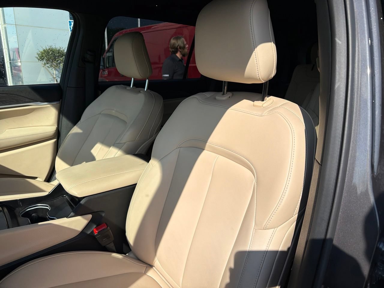 Used 2025 Jeep Grand Cherokee L Limited AWD/4WD image 14