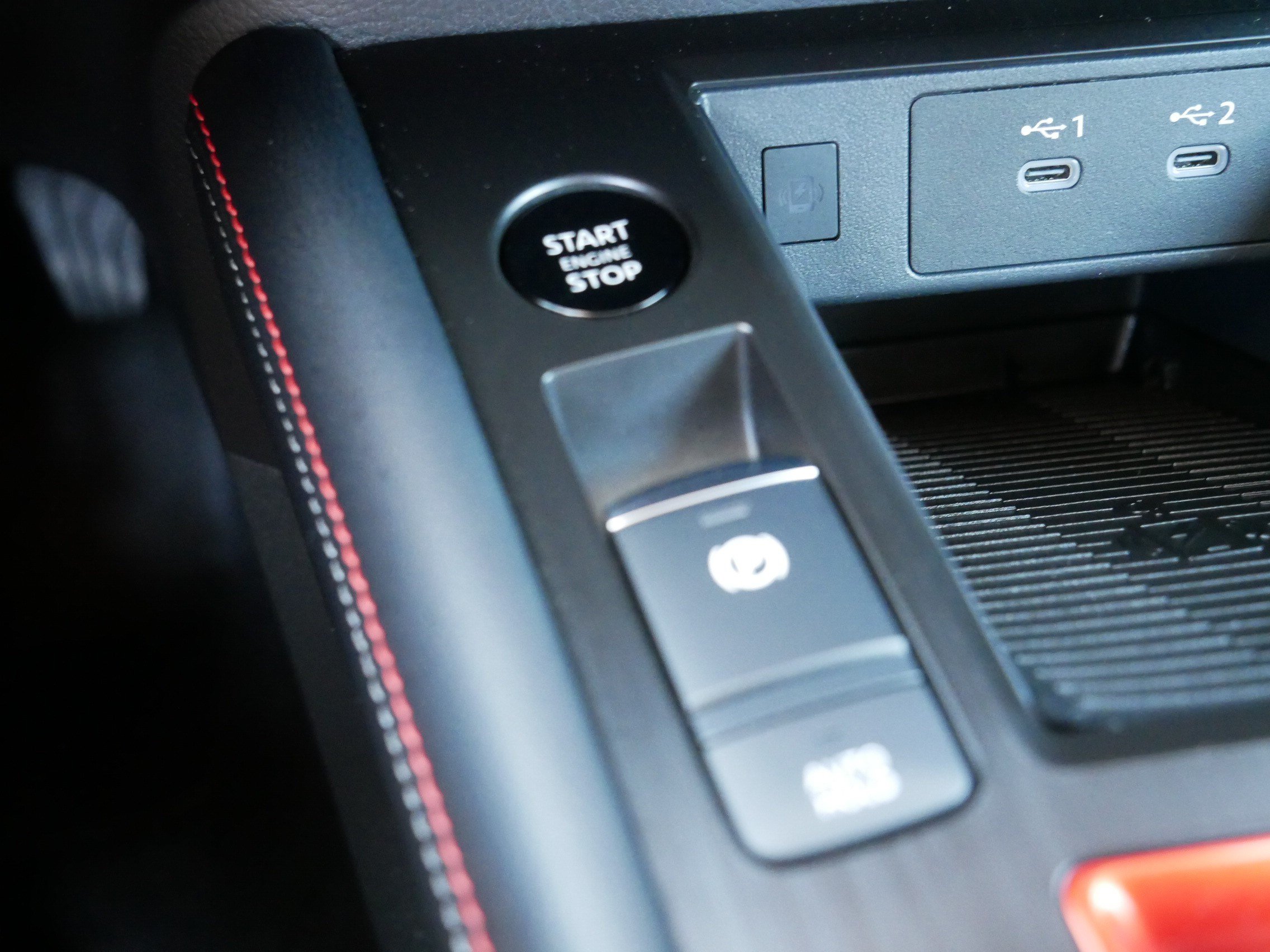 Certified 2025 Nissan Kicks SR AWD/4WD image 31