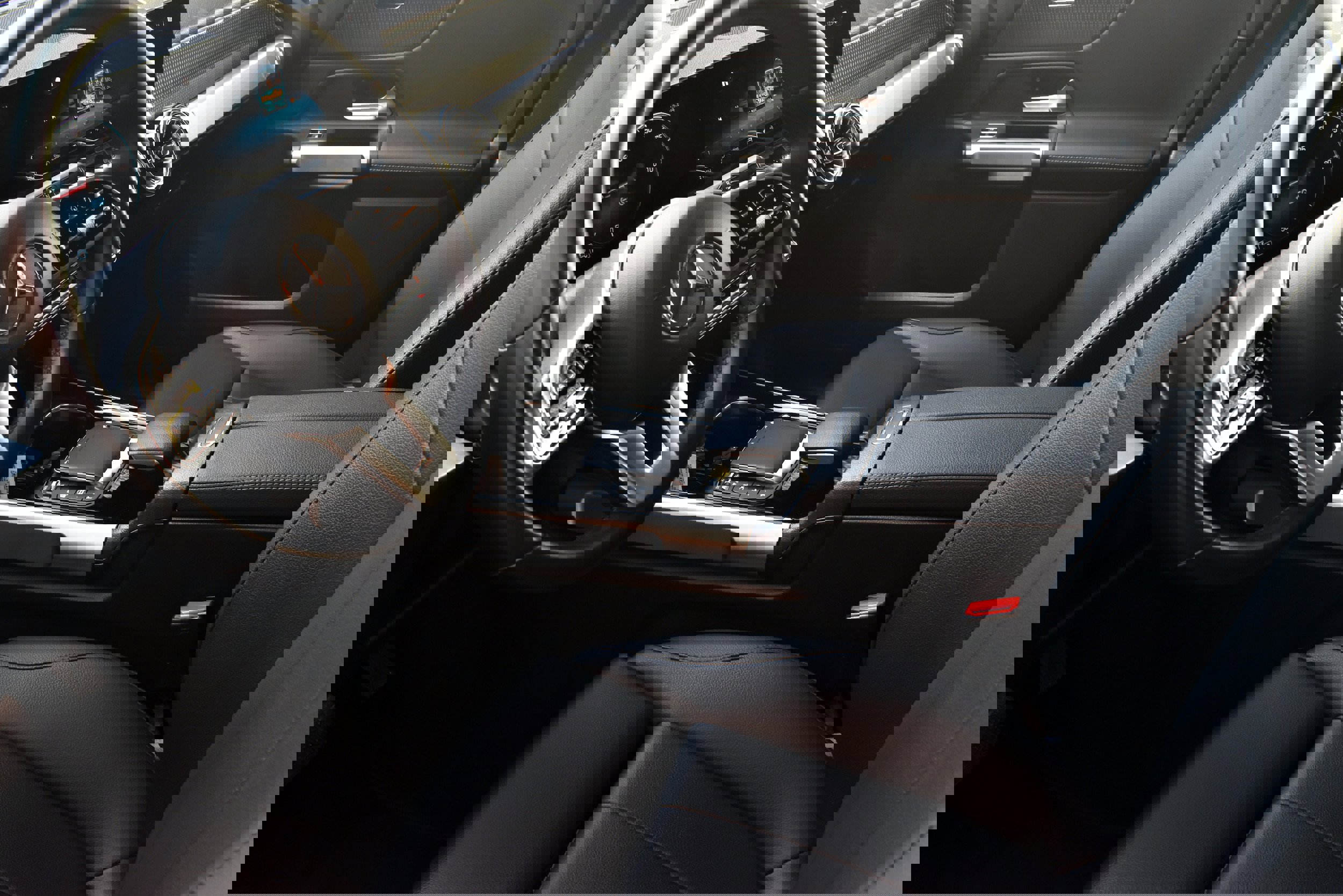 Used 2022 Mercedes-Benz EQB 350 4MATIC image 19