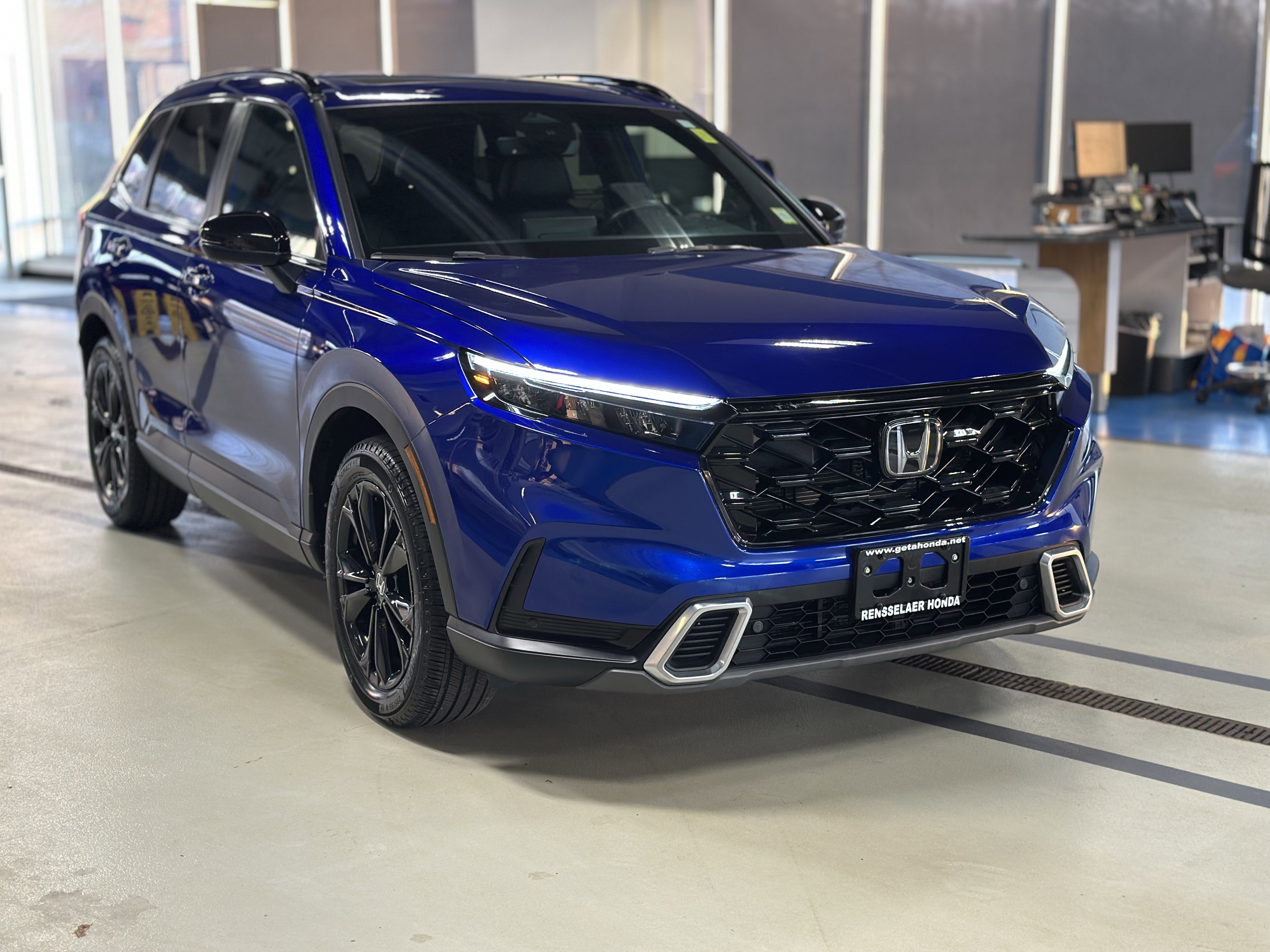 Used 2023 Honda CR-V Sport Touring image 3