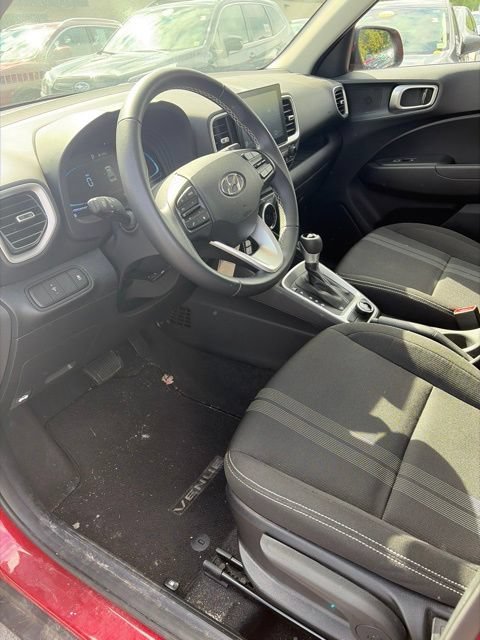 Used 2023 Hyundai Venue SEL FWD image 6
