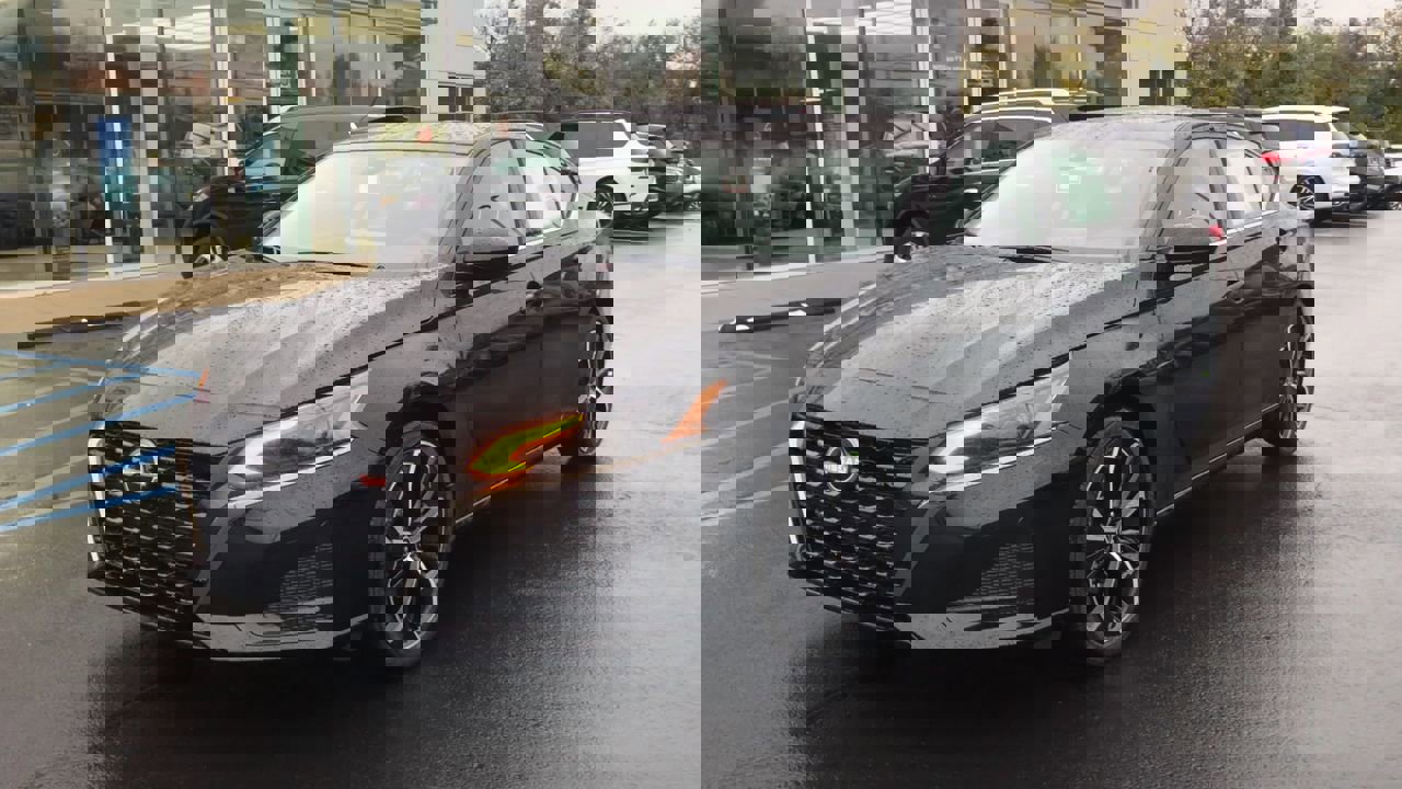 New 2025 Nissan Altima 2.5 SR w/ SR Premium Package image 4