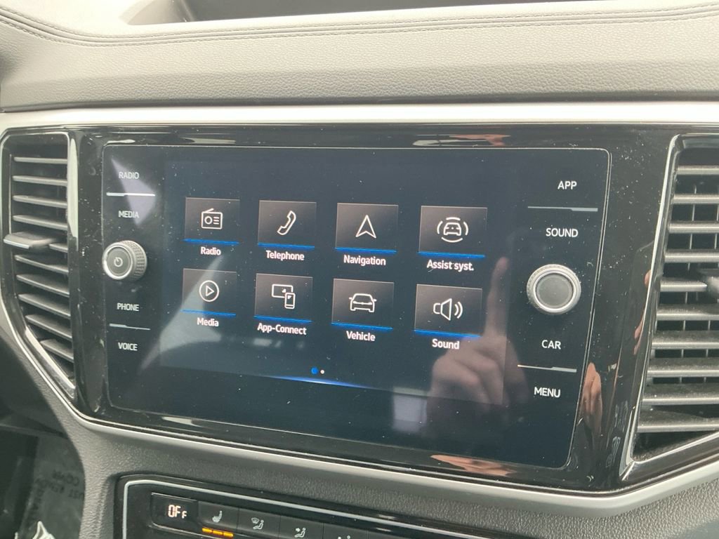 Used 2022 Volkswagen Atlas Cross Sport SE image 17