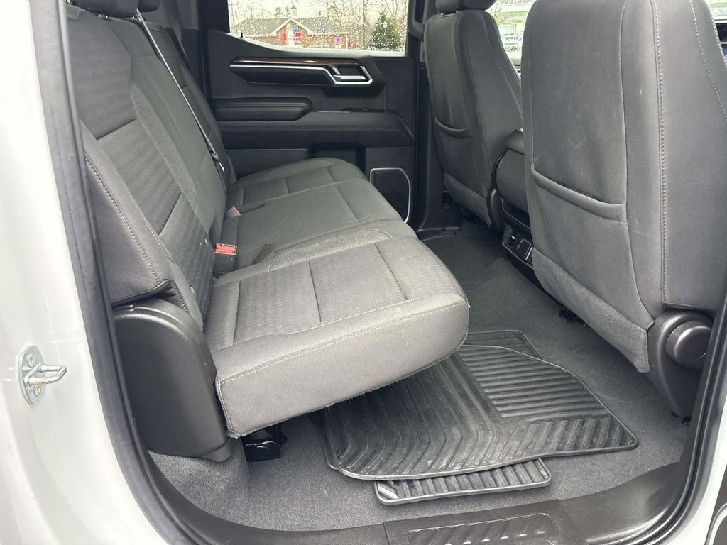 Used 2022 Chevrolet Silverado 1500 LT AWD/4WD image 14