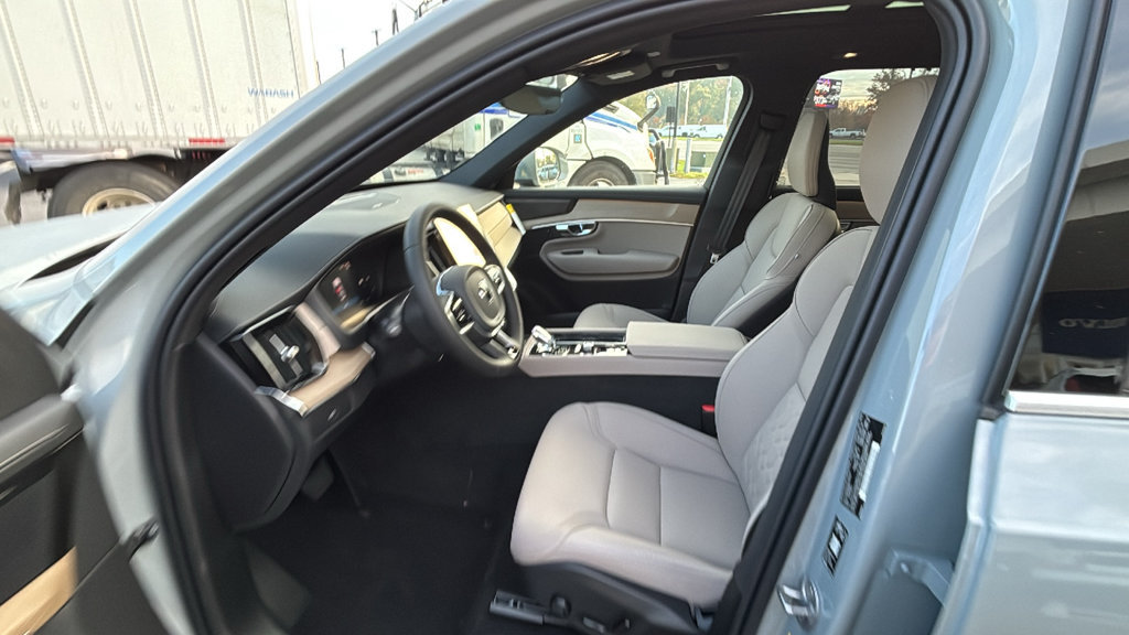 New 2027 Volvo XC90 B6 Plus AWD/4WD image 24