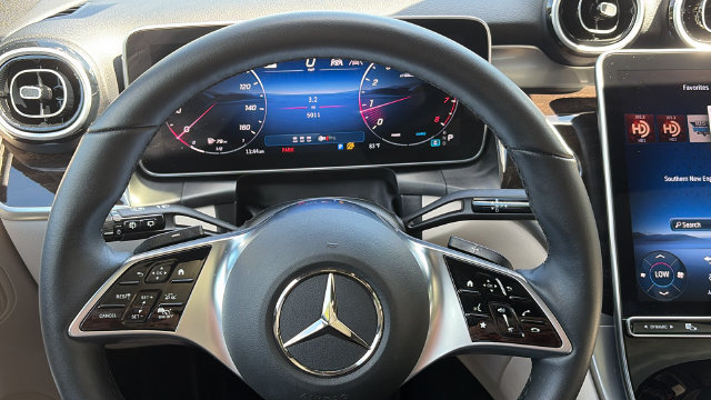 Used 2026 Mercedes-Benz GLC 300 4MATIC image 23