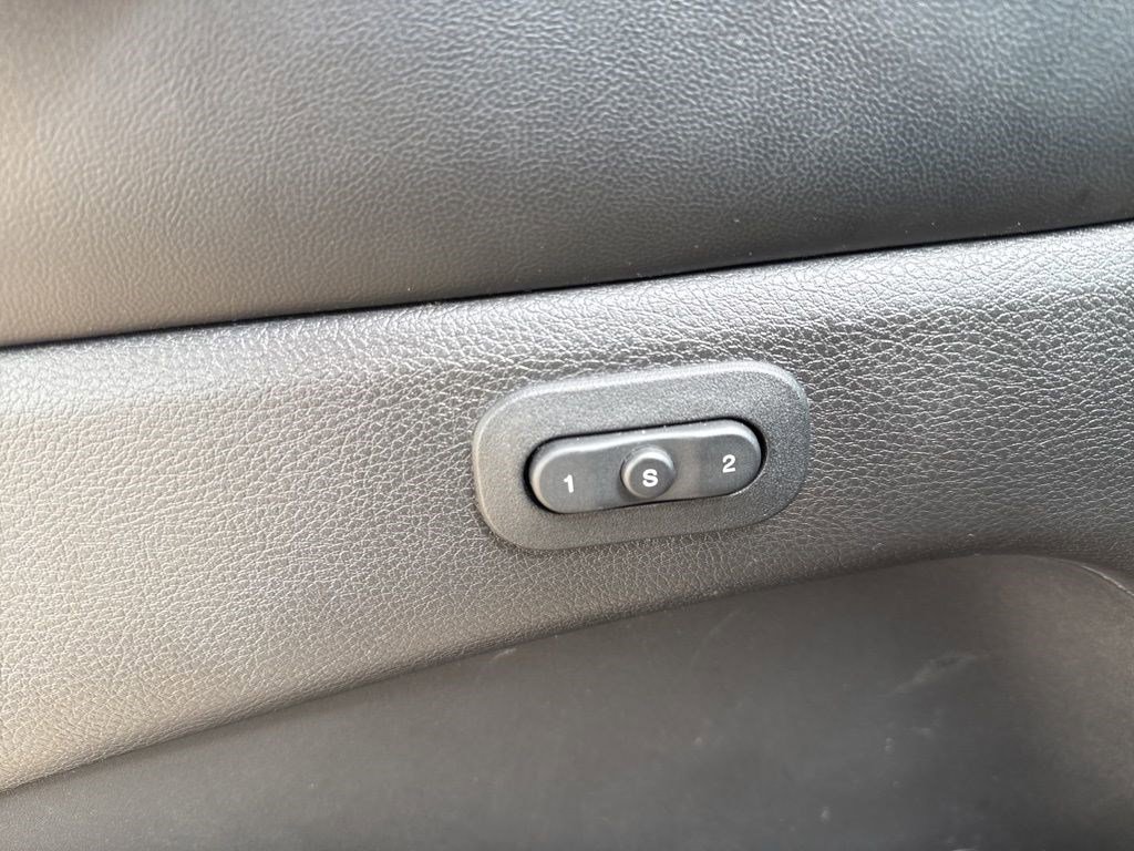 Used 2021 Jeep Grand Cherokee Limited w/ Sun & Sound Group image 11