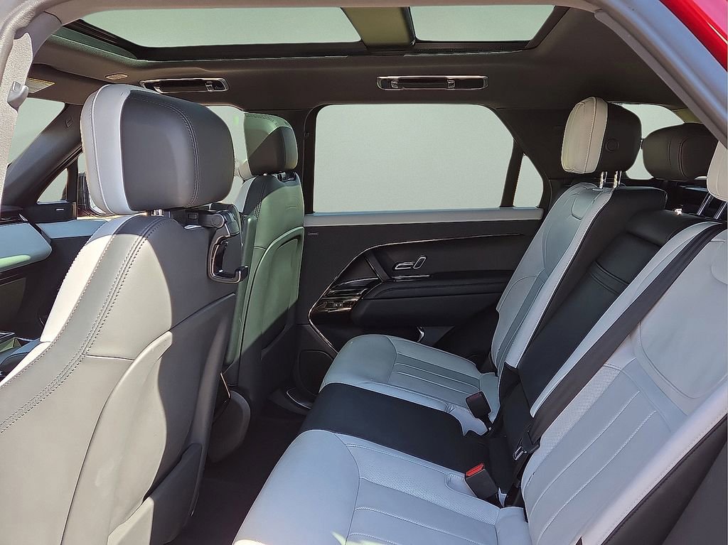Used 2023 Land Rover Range Rover Sport SE Dynamic image 19