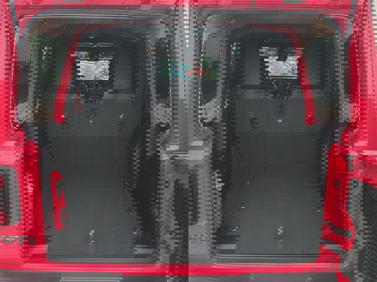 Used 2022 Jeep Wrangler Unlimited Rubicon w/ Xtreme Recon 35" Tire Package image 12