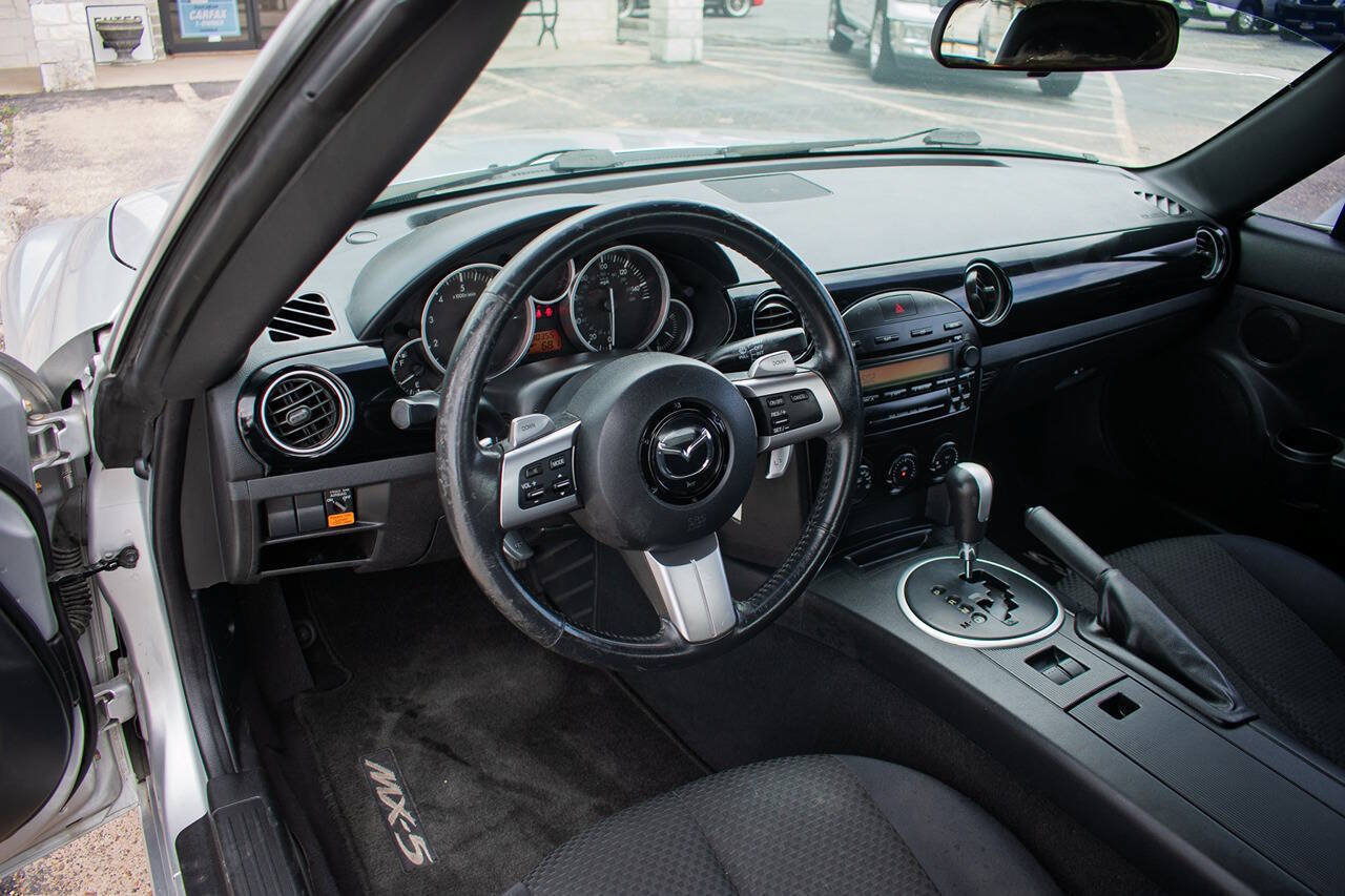 Used 2008 MAZDA MX-5 Miata Touring RWD image 22