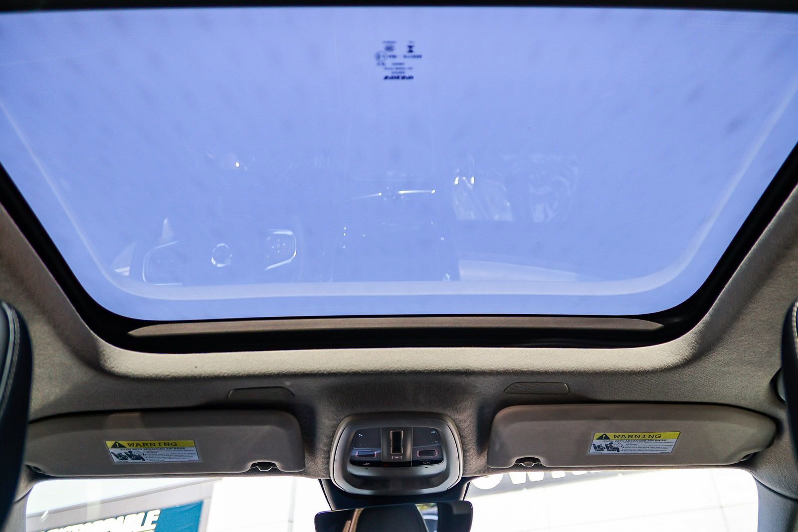 Used 2025 Volvo XC40 B5 Core AWD/4WD image 18