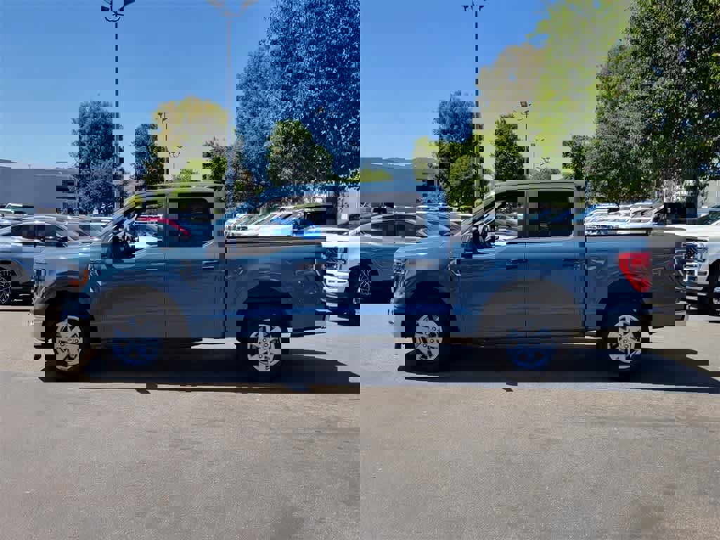 Used 2023 Ford F150 XLT image 2