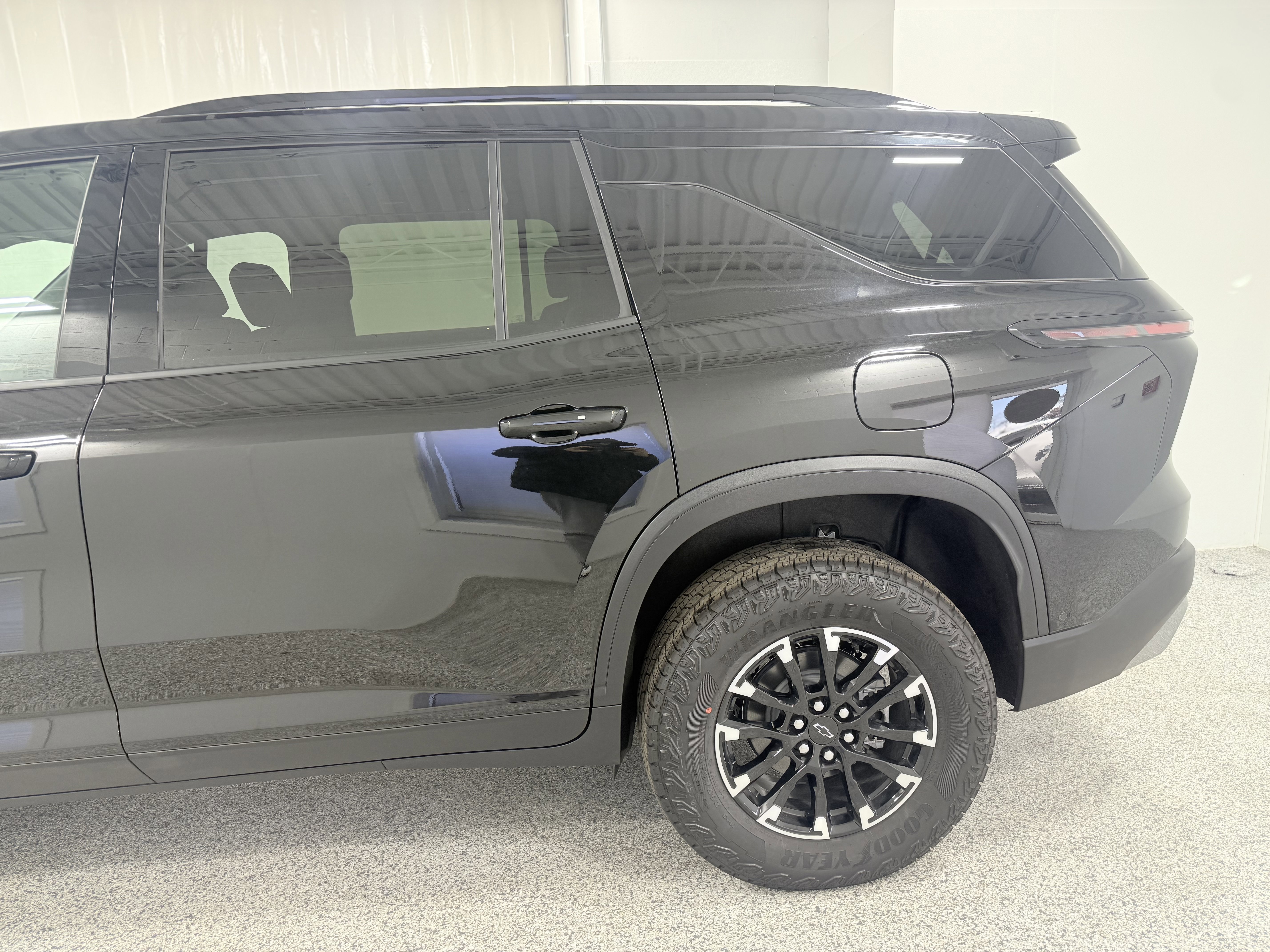 Used 2025 Chevrolet Traverse Z71 w/ Enhanced Driving Package image 5