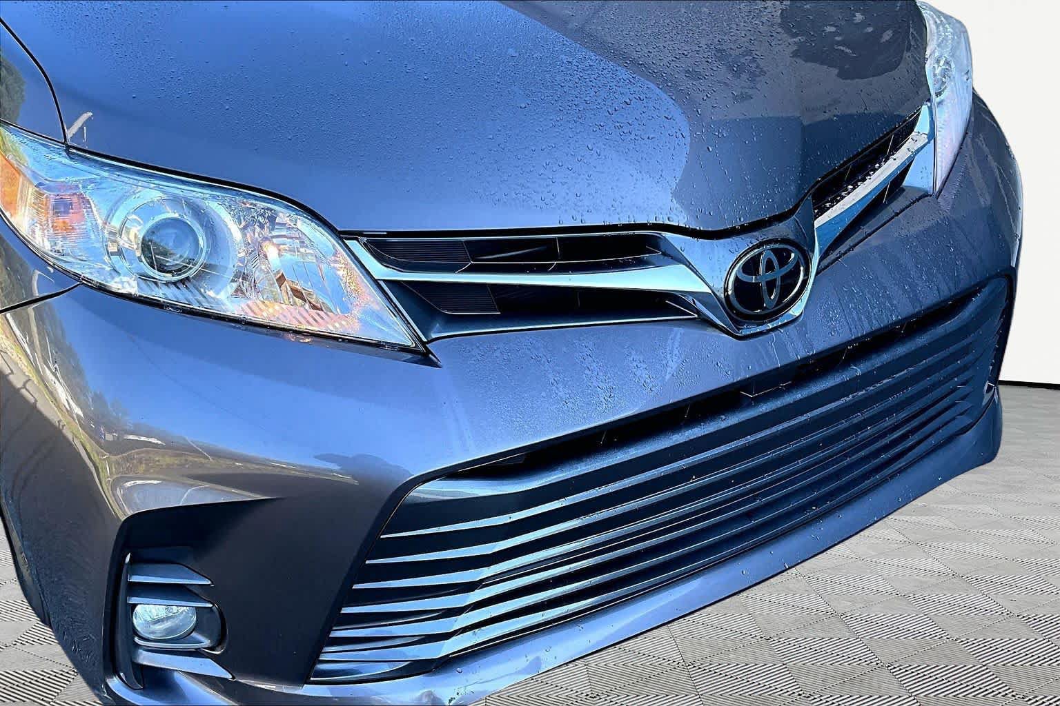Used 2020 Toyota Sienna XLE FWD image 30
