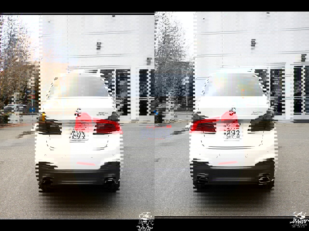 Used 2019 BMW 530e w/ M Sport Package image 8