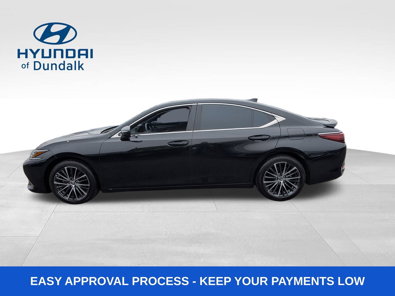 Used 2023 Lexus ES 300h w/ Premium Package image 2