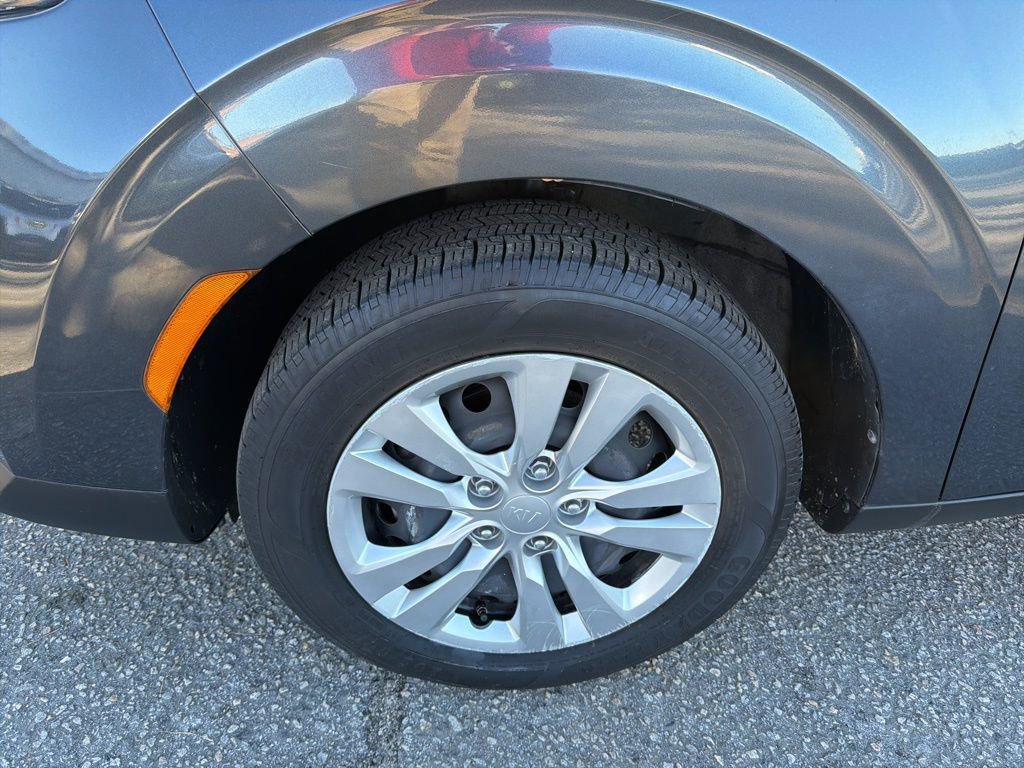 Used 2020 Kia Soul LX image 10