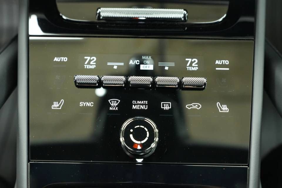 New 2026 Porsche Cayenne GTS image 23