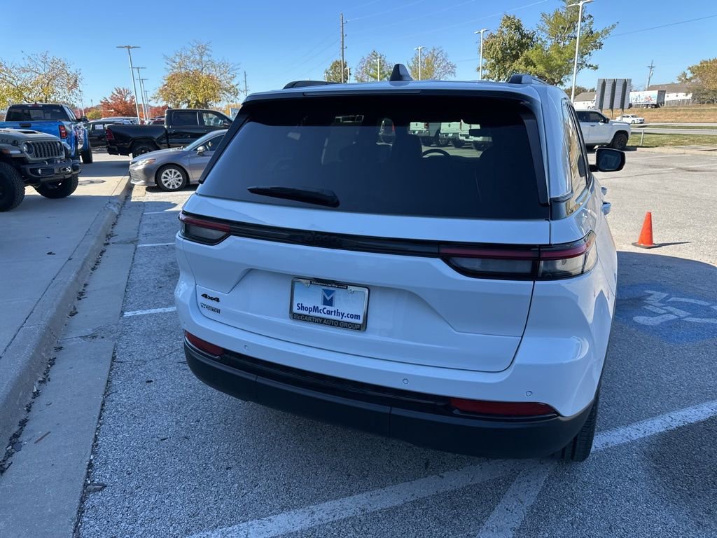 New 2025 Jeep Grand Cherokee Altitude AWD/4WD image 26